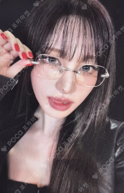 REVIVE+ MAKESTAR LIZ photocard image