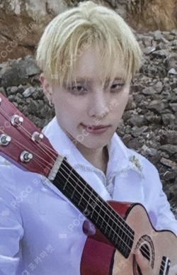 UNIQUE LATAM Exclusive KEEHO photocard image