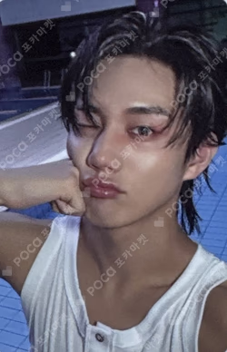 UNIQUE Fnac Exclusive INTAK photocard image