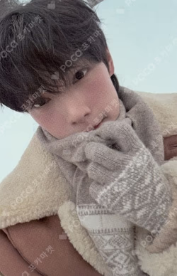 1st PHOTO BOOK [WHITE LETTERS] APPLEMUSIC
