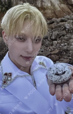 UNIQUE Compact Ver. hello82 Exclusive KEEHO photocard image