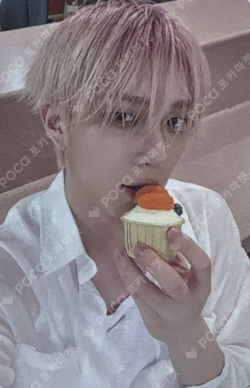 UNIQUE HMV Exclusive THEO photocard image