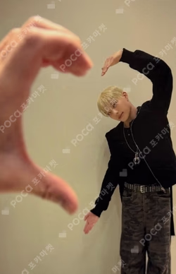 UNIQUE EVERLINE LUCKY DRAW KEEHO photocard image