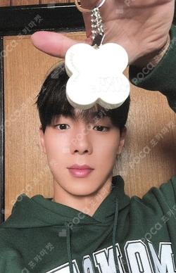 MONOLOGUE VOICE KEYRING SHOWNU photocard image