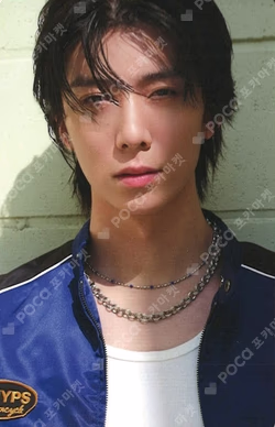 LOVE RACE Regular HWIYOUNG photocard image