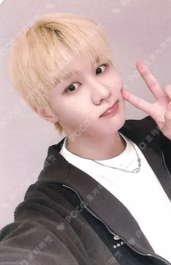 NCT KUN photocard image