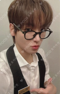 Crossfade: APPLEMUSIC INSEONG photocard image