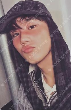 UNIQUE A Ver. INTAK photocard image