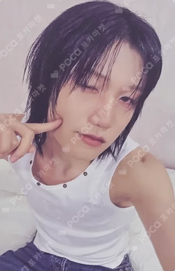 UNIQUE B Ver. JONGSEOB photocard image