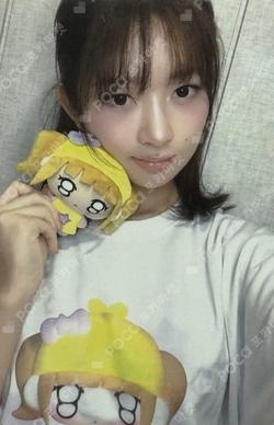 2026 IVE THE 4TH FAN CONCERT < DIVE into IVE > T-SHIRT REI photocard image