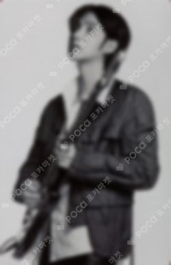 ARIRANG MUSIC KOREA LUCKY DRAW SUGA photocard image