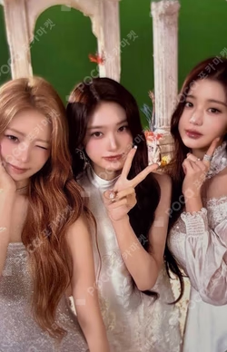 2026 IVE THE 4TH FAN CONCERT < DIVE into IVE > RANDOM PHOTOCARD PACK