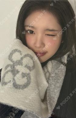 2026 Hearts2Hearts FANMEETING [HEARTS 2 HOUSE] SLOGAN MUFFLER SET A-Na photocard image