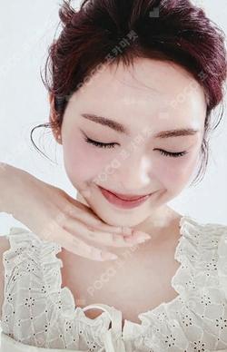 Banila Co CHIQUITA photocard image