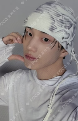 UNIQUE STUDIO CHOOM GIFT INTAK photocard image