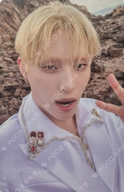 UNIQUE Light Keyring Ver. KEEHO photocard image
