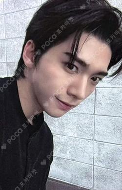 2026 WHIB 1st CONCERT [GO UP : Our era] OFFICIAL FAN LIGHT + PHOTO CARD SET JINBEOM photocard image