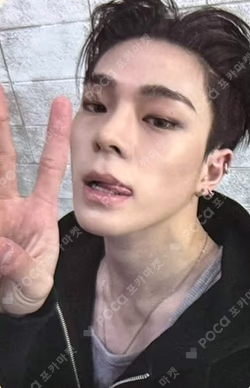 2026 WHIB 1st CONCERT [GO UP : Our era] OFFICIAL FAN LIGHT + PHOTO CARD SET Kim Junmin photocard image