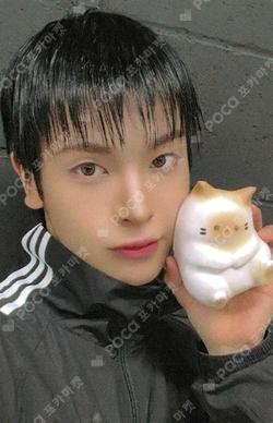 HOUSE OF TRICKY : WRECKING THE HOUSE KEYRING ver. APPLEMUSIC YECHAN photocard image