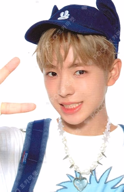 NCT YUSHI photocard image