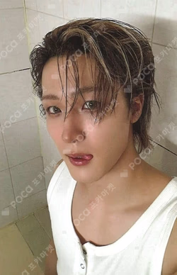 UNIQUE Photobook Ver. WEVERSE SOUL photocard image