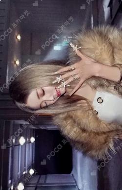 Ice Cream POCAALBUM A Ver. YUNA photocard image