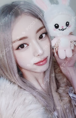 Ice Cream APPLEMUSIC YUNA photocard image