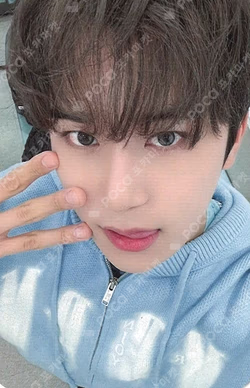 LOST Rising Star JunWoo photocard image
