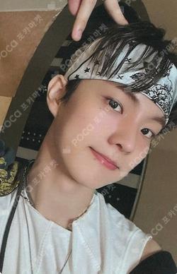 a;effect YIZHIYU Q photocard image