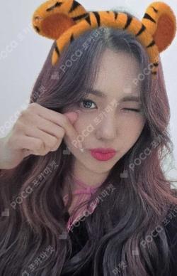 RETURN OF THE GIRL EVERLINE AISHA photocard image