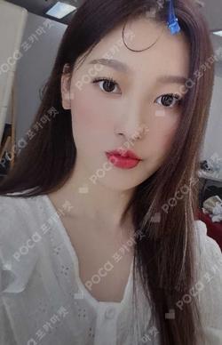 [&] D Choerry photocard image