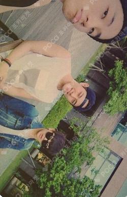 iKON 10th Anniversary CAFE EVENT Unit photocard image