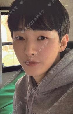 Dear diary Yoon Ji Sung photocard image