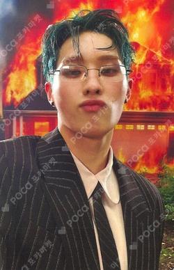 SAD SONG POP-UP STORE PHOTOCARD HOLDER KEYRING KEEHO photocard image