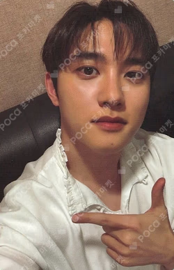 REVERXE Fanshowcase UNBOXING EVENT YES24 D.O. photocard image