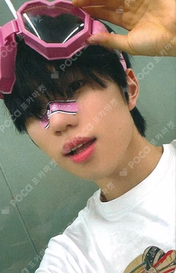 HOT MESS JUMP UP LUCKY DRAW PARKJIHOO photocard image