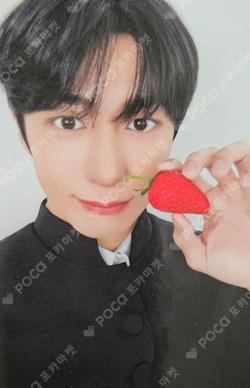 Unfold Target Exclusive HYUNGWON photocard image