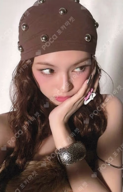 WE GO UP QQ MUSIC CHIQUITA photocard image