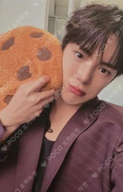 Unfold Walmart Exclusive MINHYUK photocard image