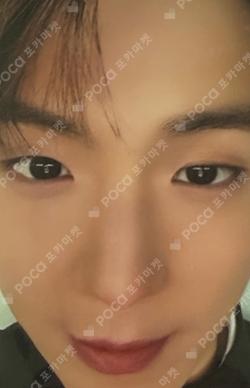 Unfold hello82 Exclusive SHOWNU photocard image
