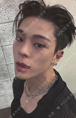 2026 WHIB 1st CONCERT [GO UP : Our era] ZIP-UP + PHOTO CARD SET Kim Junmin photocard image