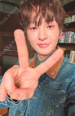 SHINee ONEW photocard image