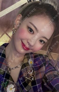 ITZY LIA photocard image