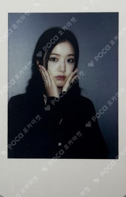 REVIVE+ YPBOOKS/MUSICART LUCKY DRAW YUJIN photocard image