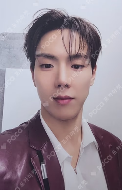 Unfold Thirst Ver. SHOWNU photocard image