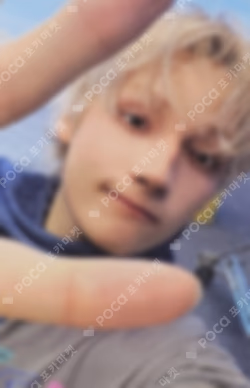 7TH YEAR: A Moment of Stillness in the Thorns OLIVE YOUNG HUENINGKAI photocard image