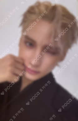7TH YEAR: A Moment of Stillness in the Thorns THORN Ver. WEVERSE HUENINGKAI photocard image