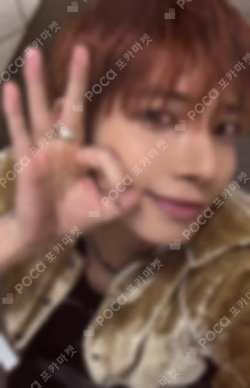 7TH YEAR: A Moment of Stillness in the Thorns SHOWCASE LIVE WEVERSE TAEHYUN photocard image