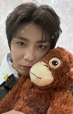 About Love APPLEMUSIC HWIYOUNG photocard image