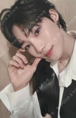 REVEAL Wolf Ver. NEW photocard image